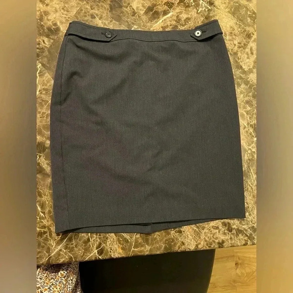 Loft pencil skirt size 12 p - Picture 1 of 7